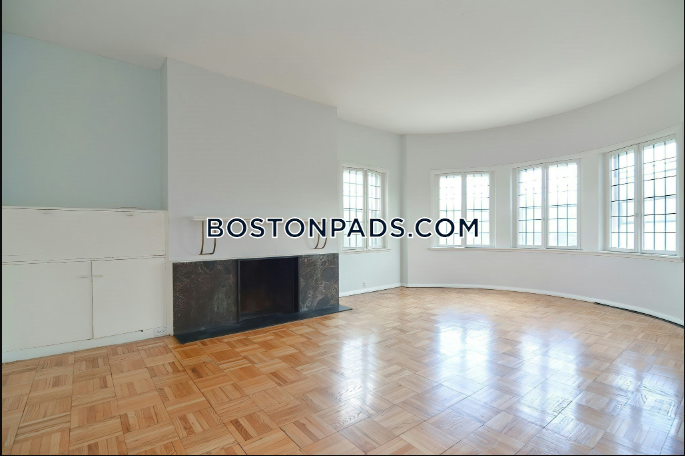 923 Beacon St, Fenway