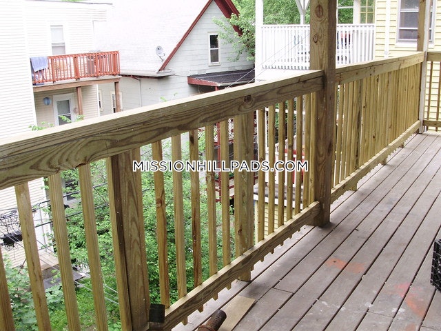 59 Hillside St, Mission Hill