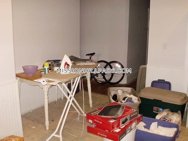 59 Hillside St, Mission Hill