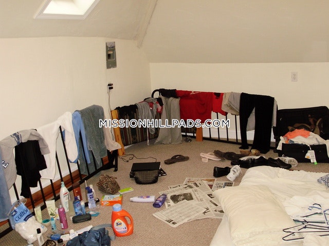 59 Hillside St, Mission Hill