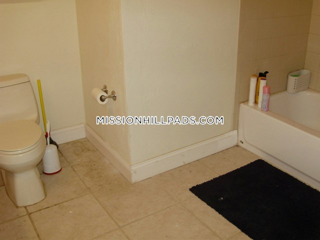 59 Hillside St, Mission Hill