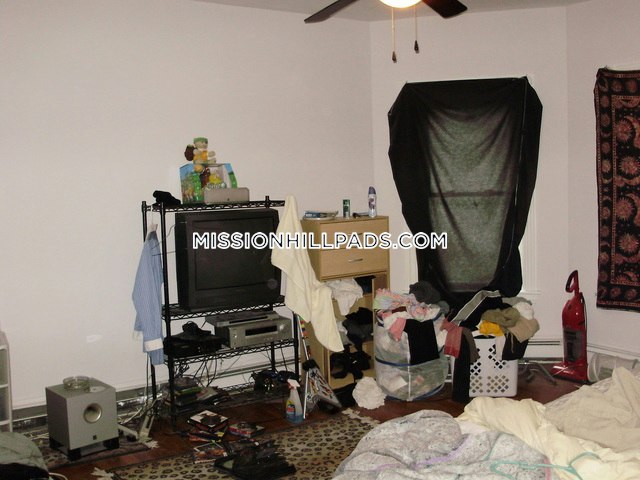 59 Hillside St, Mission Hill