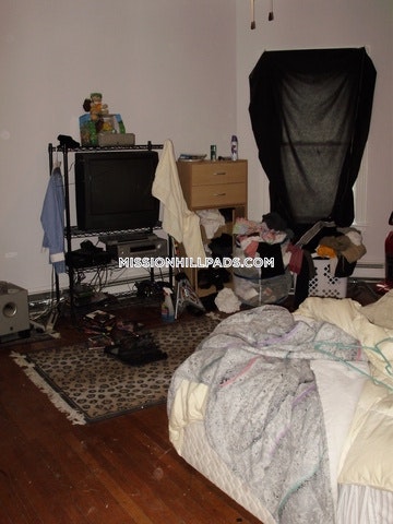 59 Hillside St, Mission Hill