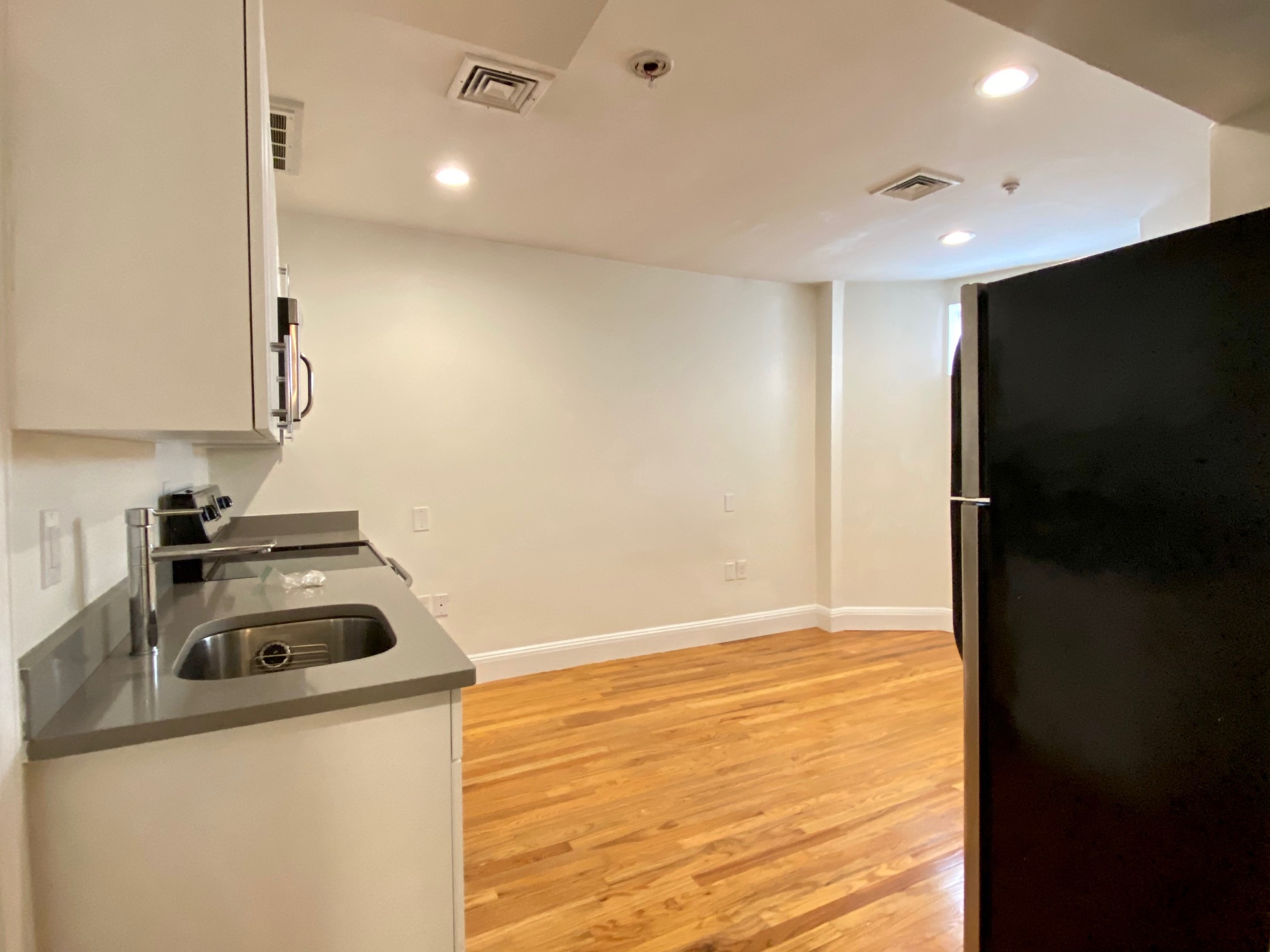 10 Brainerd Rd, Allston