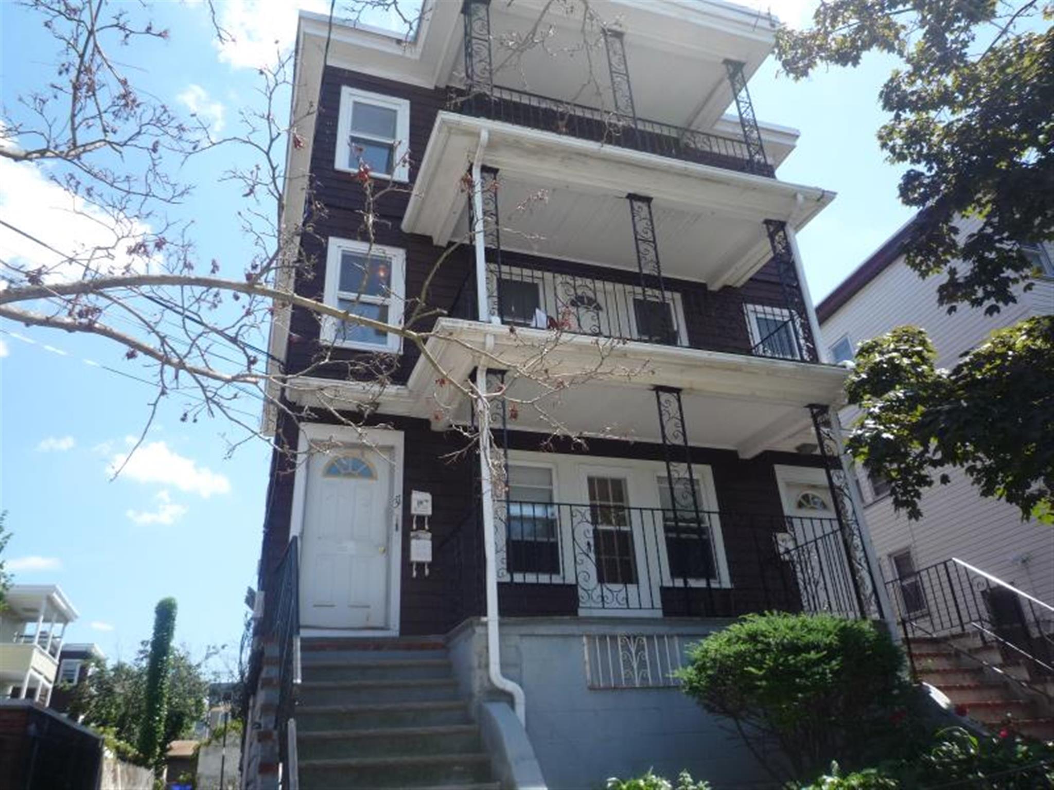 37 Edgar Ave, Magoun Square