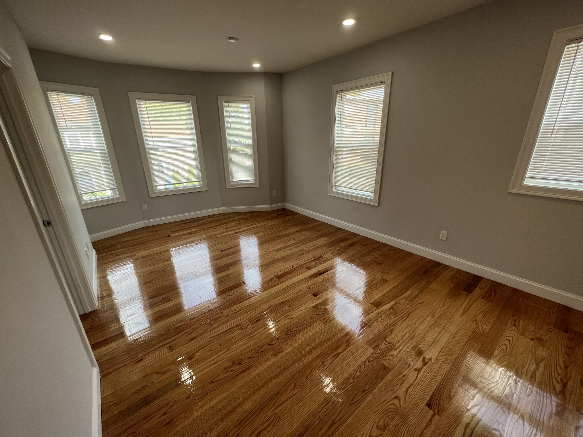 126 Cross St, East Somerville