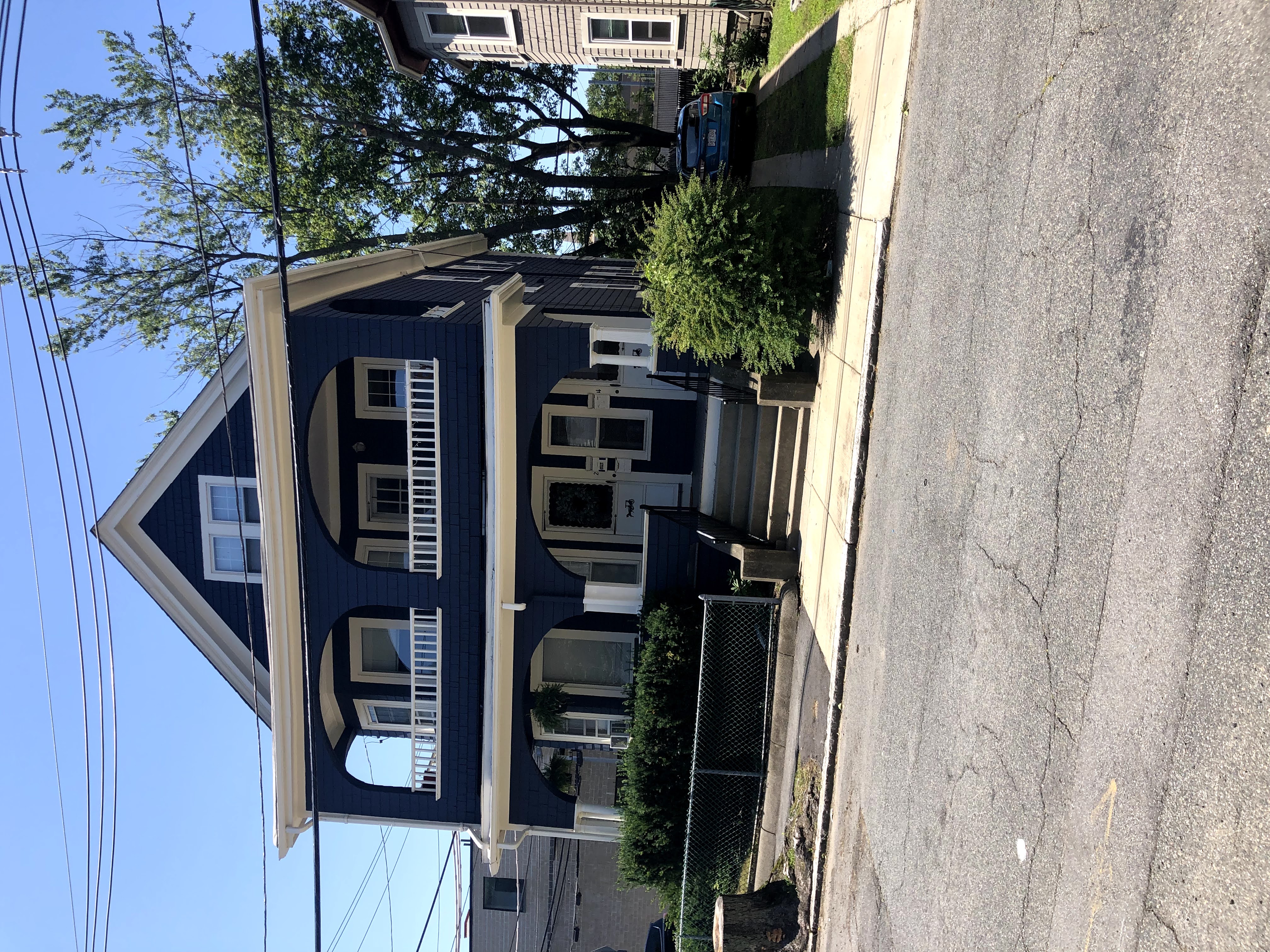 2 Berwick Rd, Medford