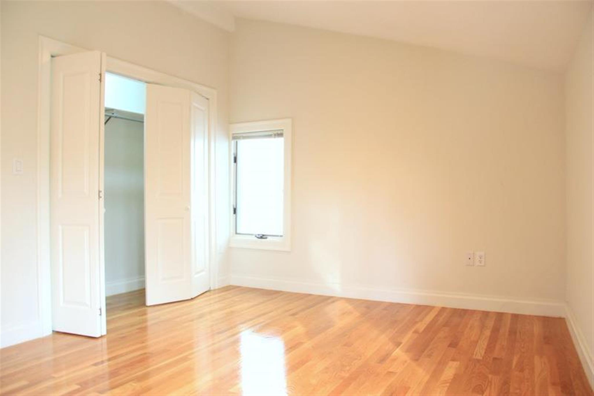 1110 Massachusetts Ave, Harvard Square