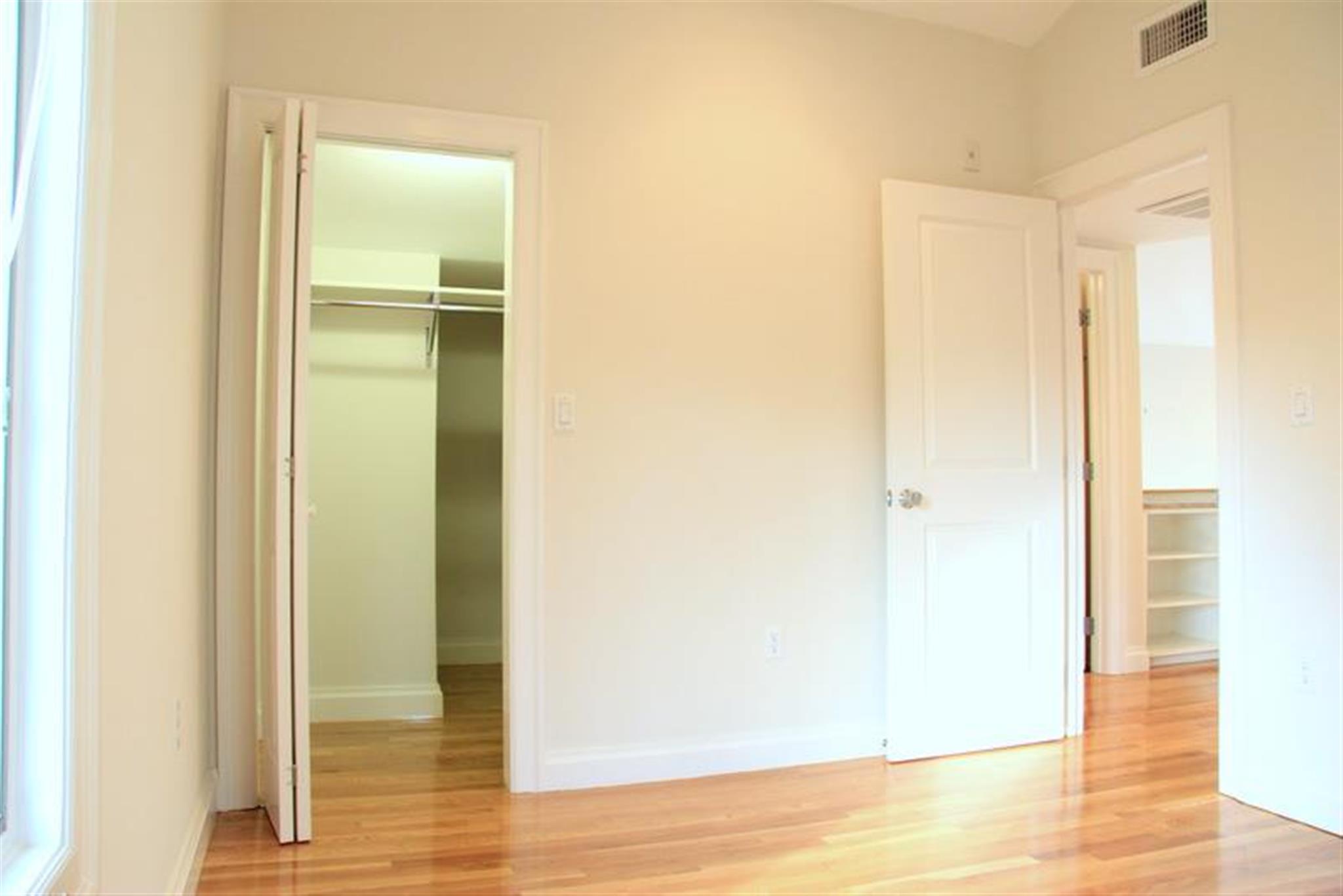 1110 Massachusetts Ave, Harvard Square