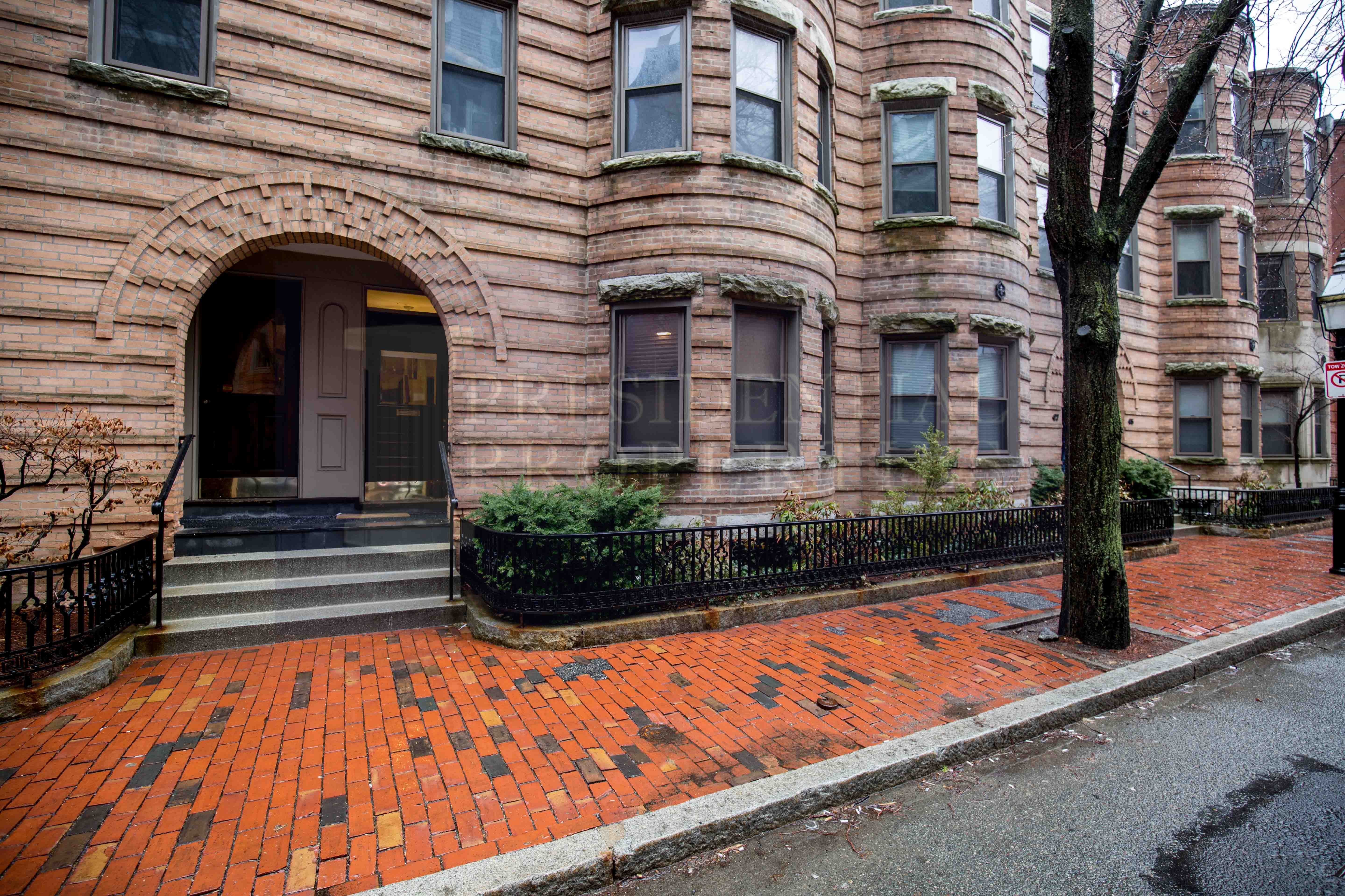 49 Saint Germain St, Back Bay