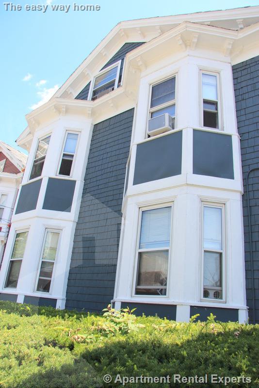 220 Banks St, Harvard Square