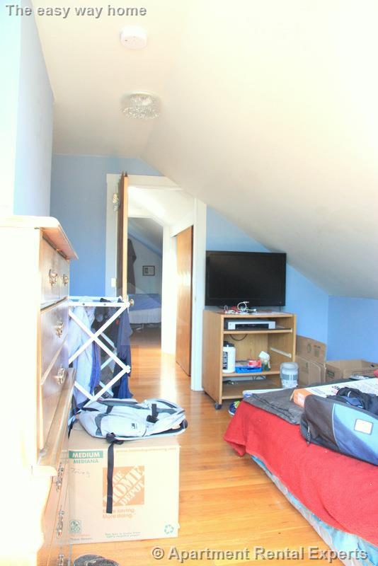 220 Banks St, Harvard Square