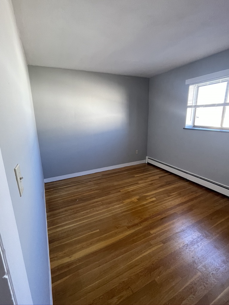 14 Riverside St, Watertown