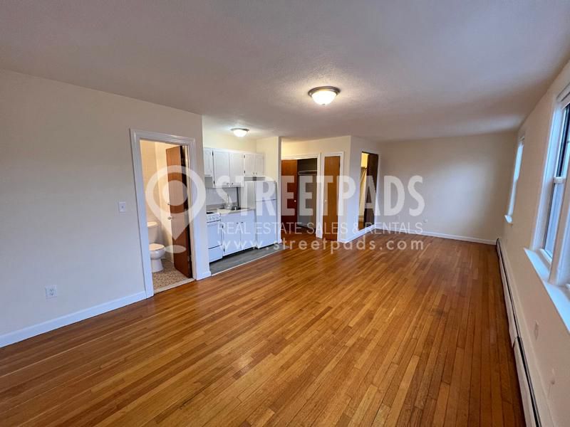 180 North Beacon St, Brighton