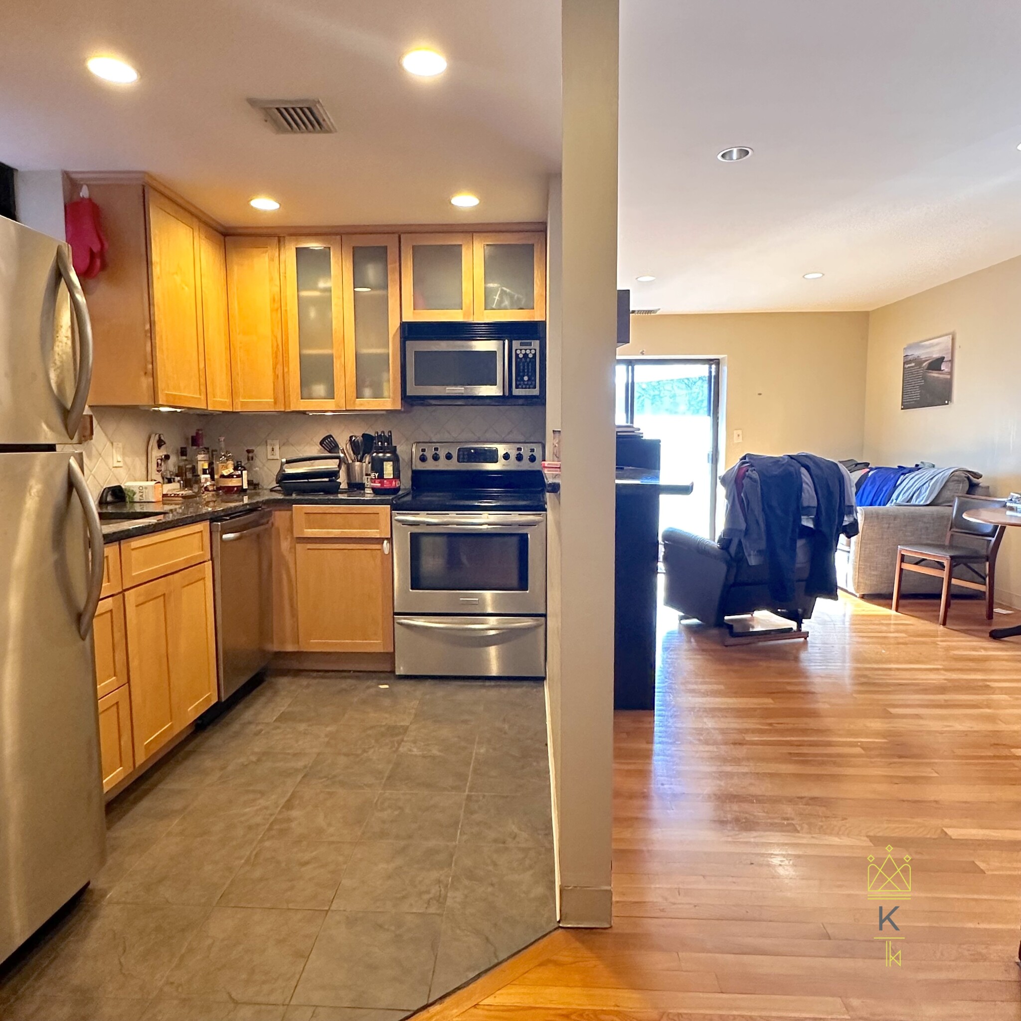 96 Gainsborough St, Fenway