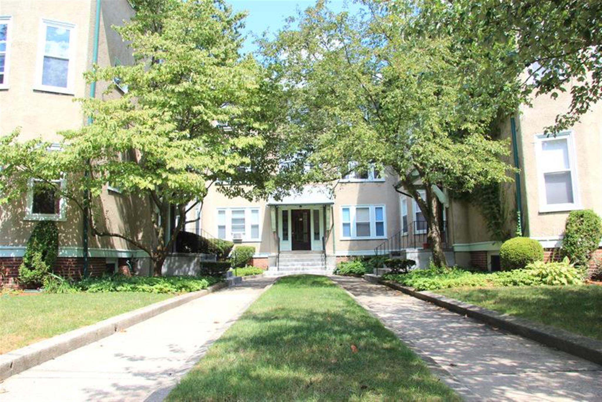 99 Lexington Ave, Huron Village