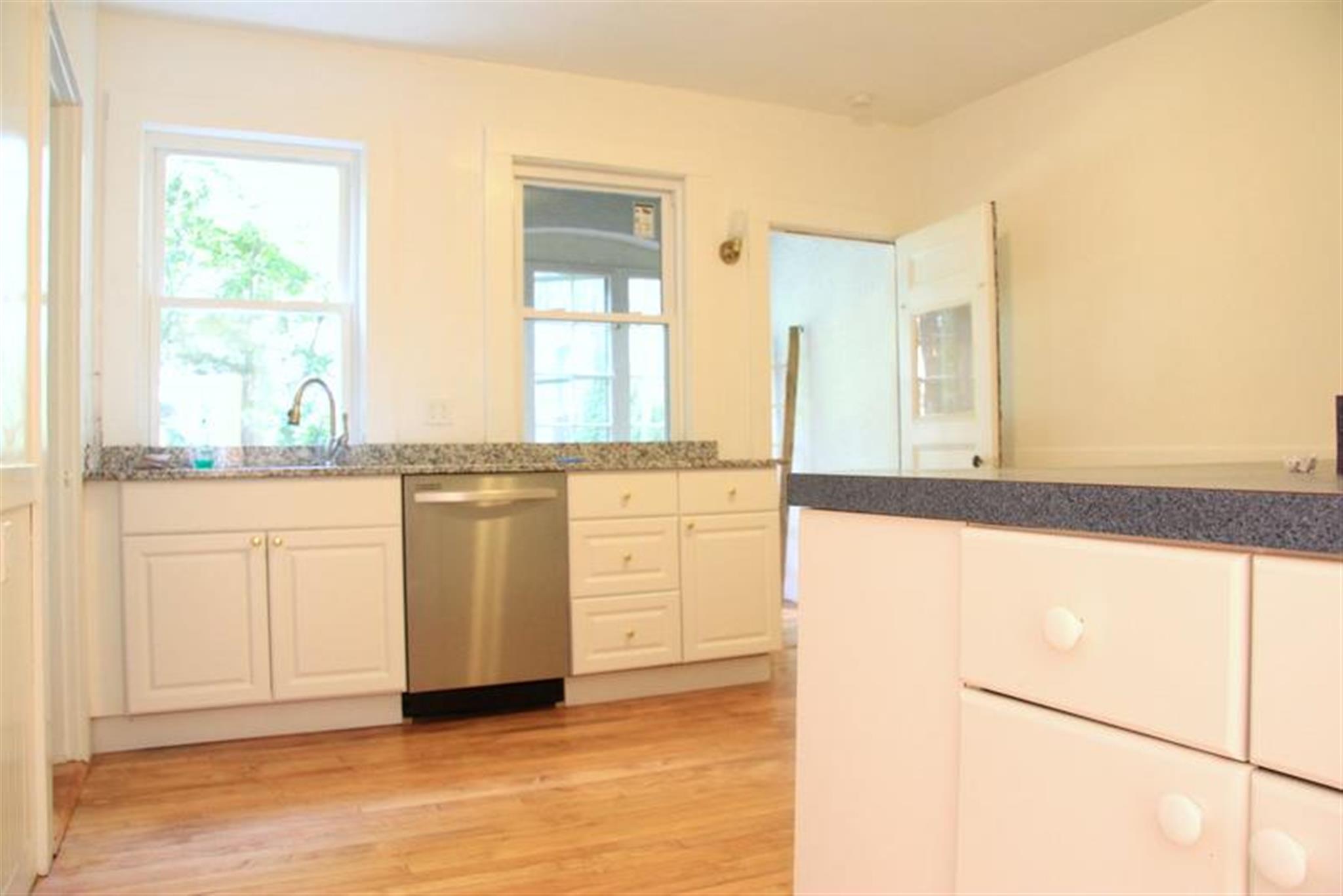 99 Lexington Ave, Huron Village