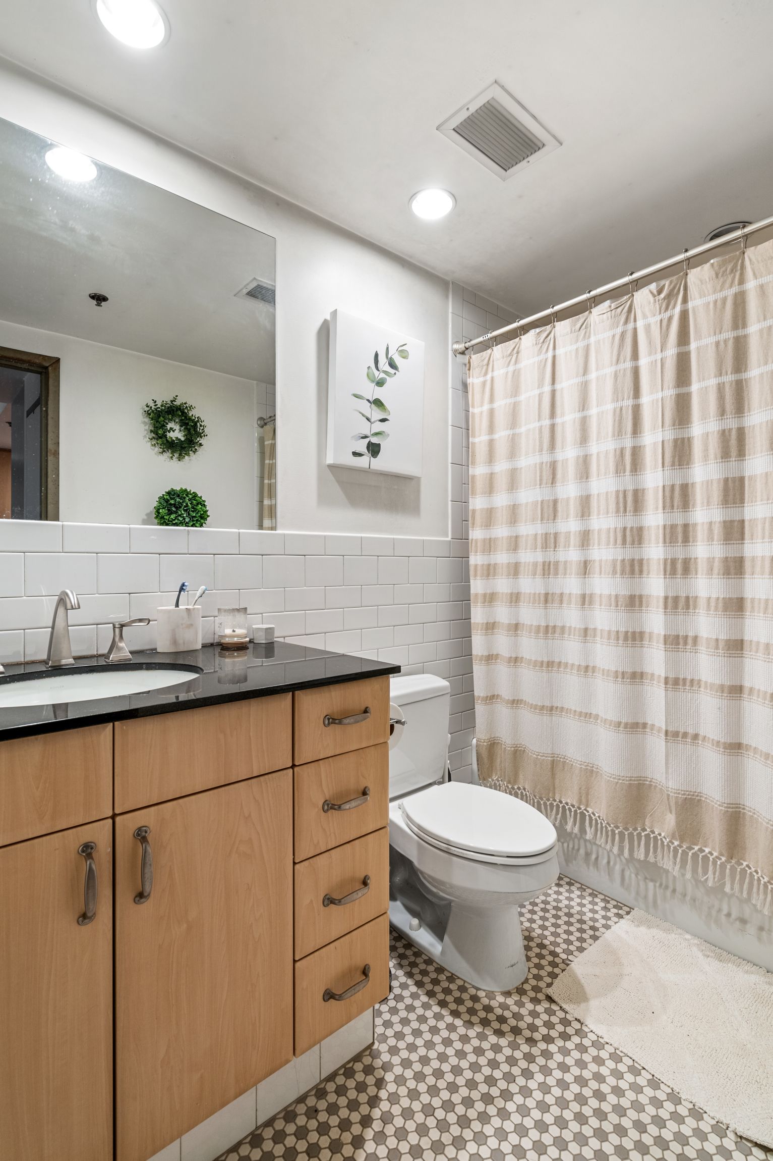 9 W Broadway, South Boston