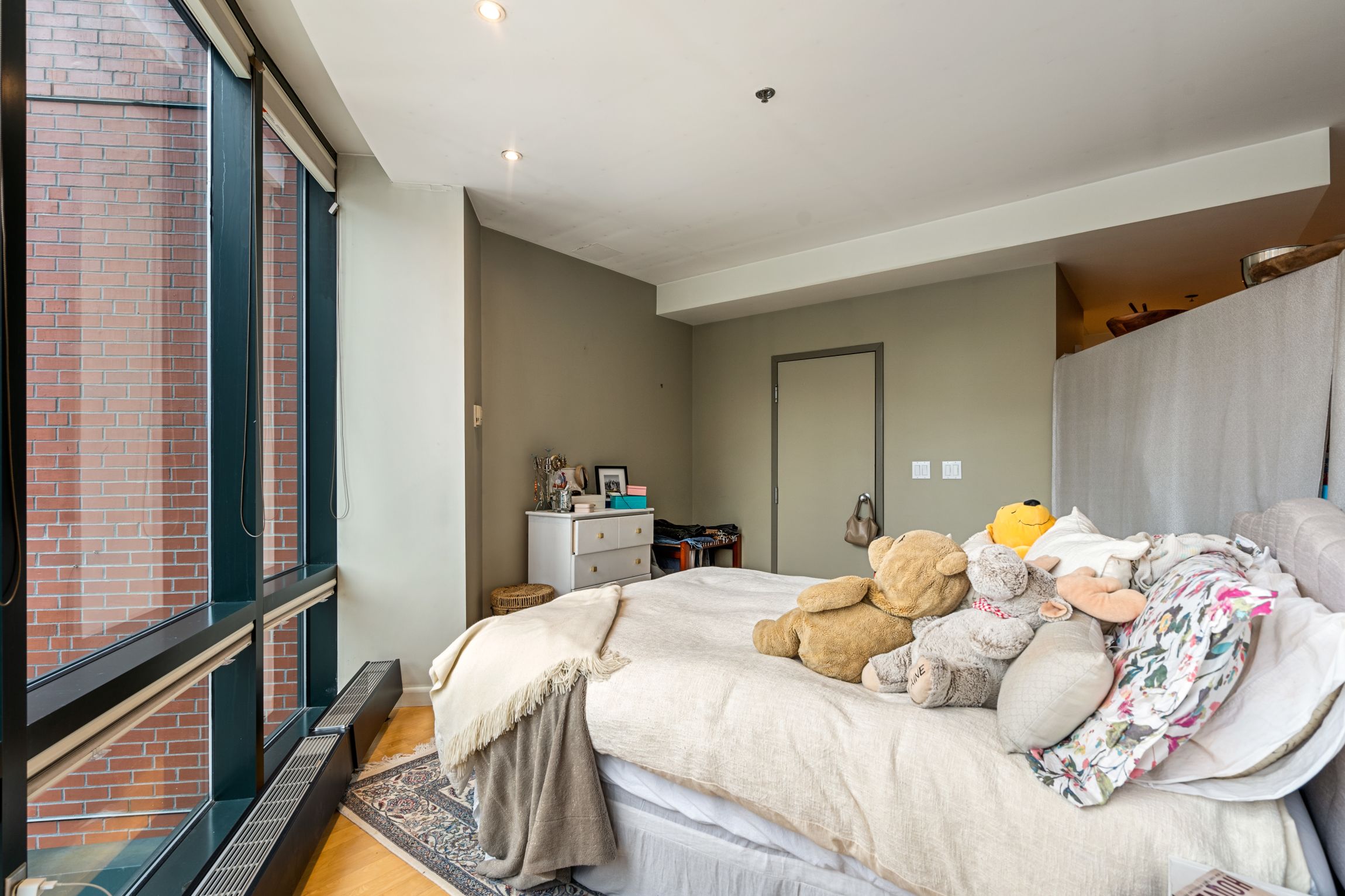 9 W Broadway, South Boston