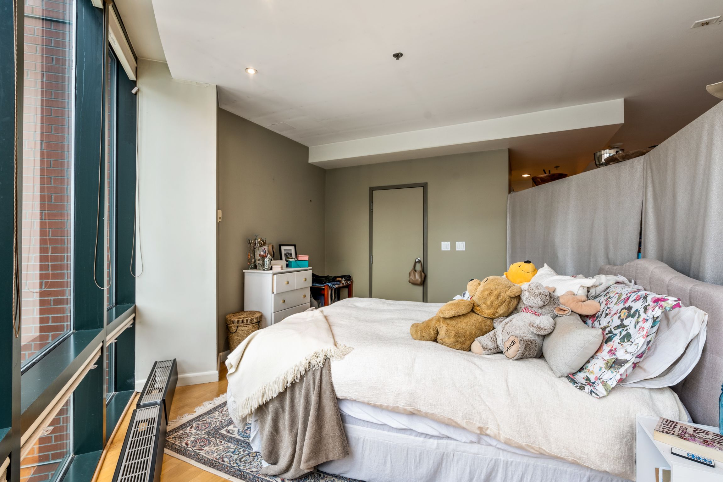 9 W Broadway, South Boston