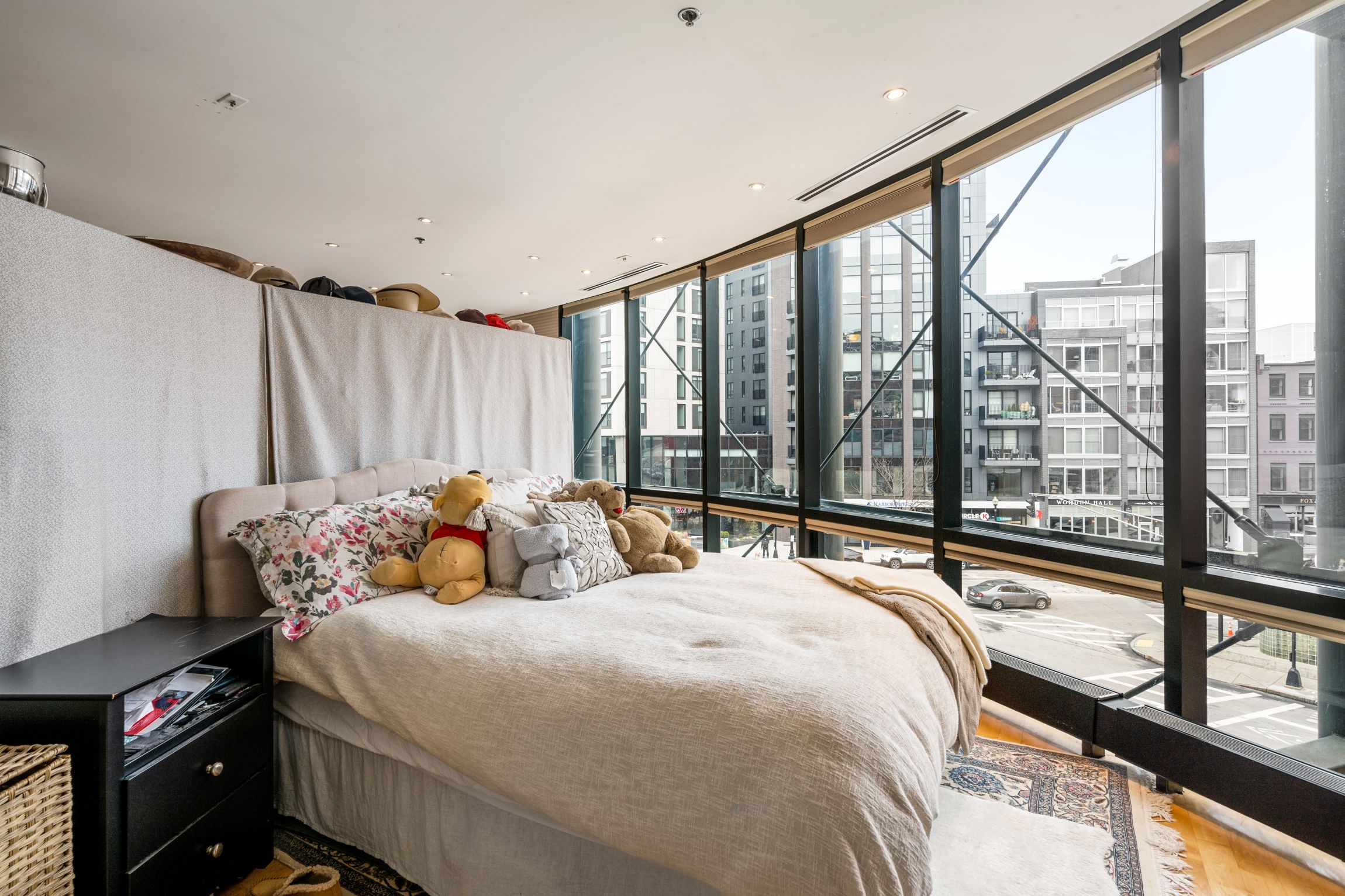 9 W Broadway, South Boston