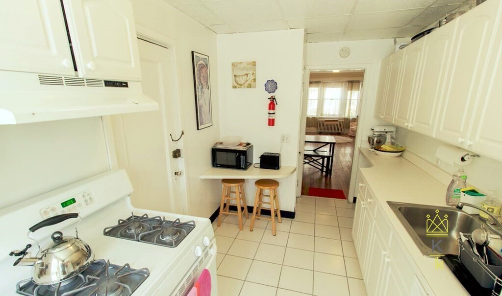 42 Longwood Ave, Coolidge Corner