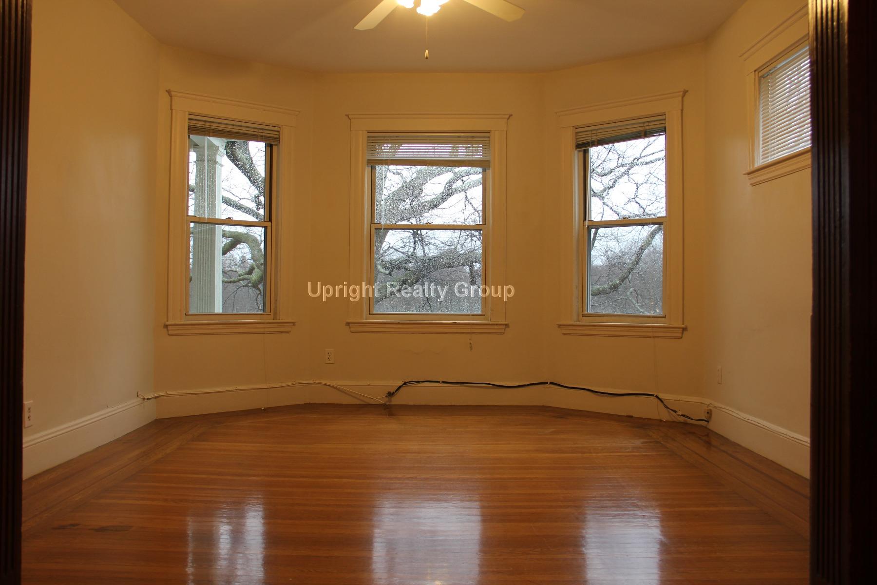 30 Jamaica Rd, Brookline