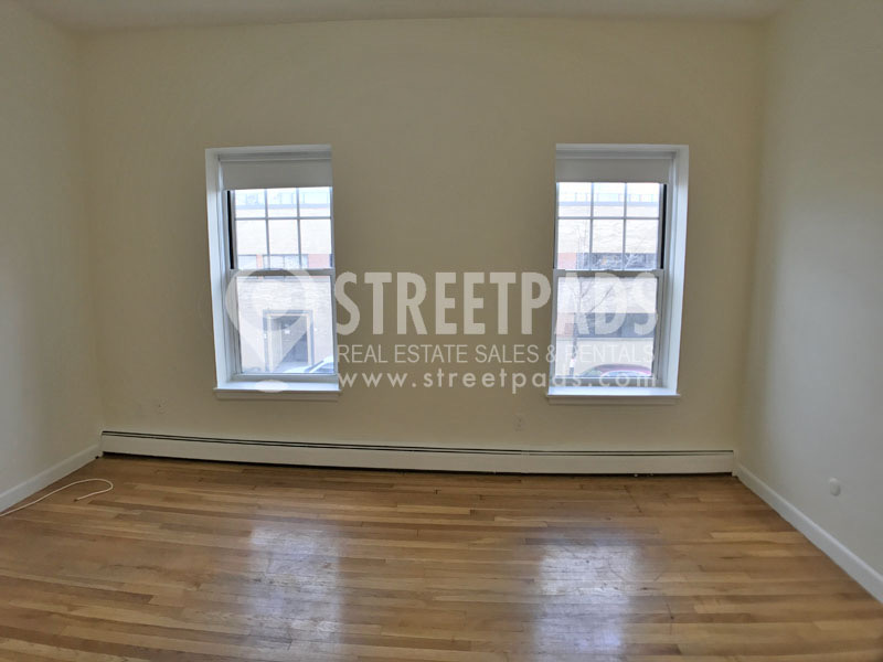 176 North Beacon St, Brighton