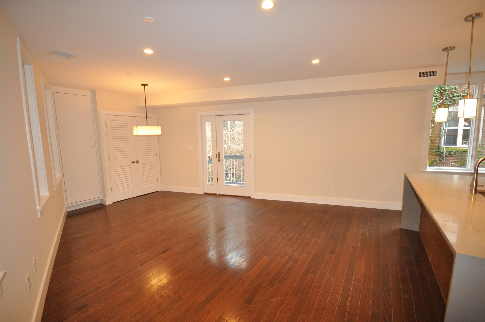 20 Sussex St, Roxbury