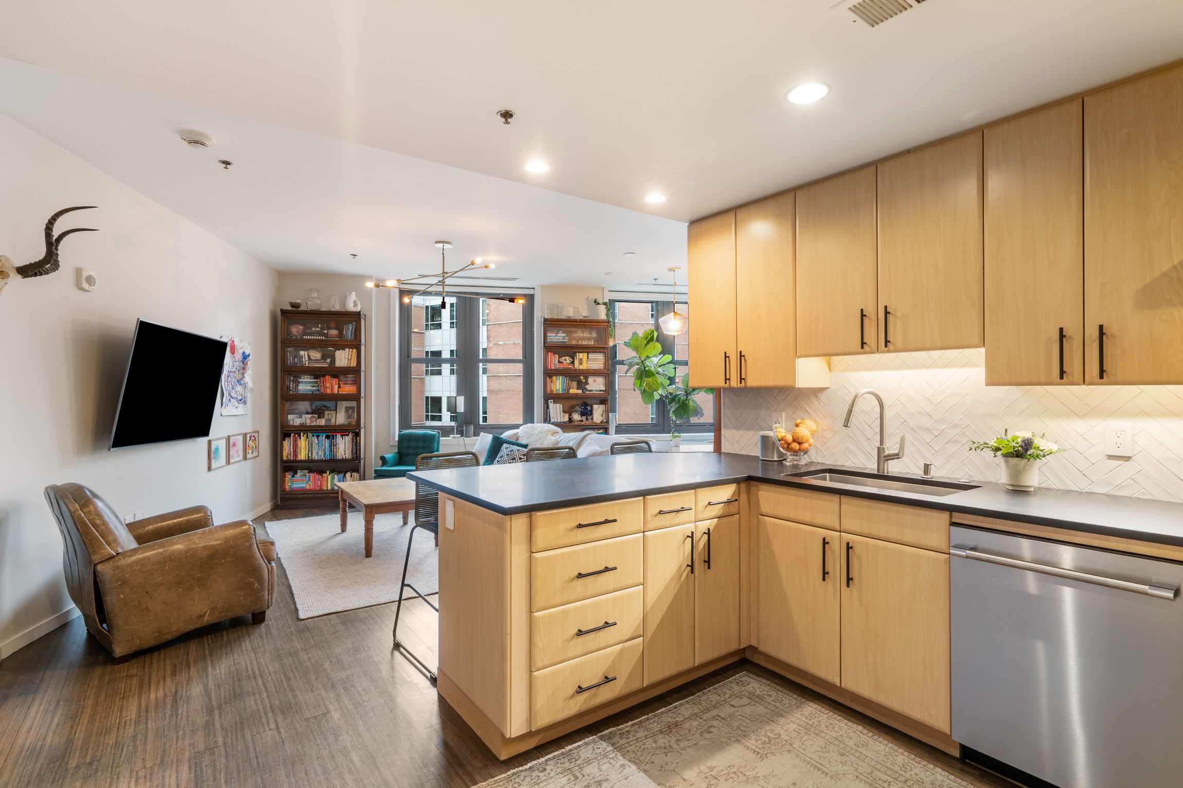 9 W Broadway, South Boston