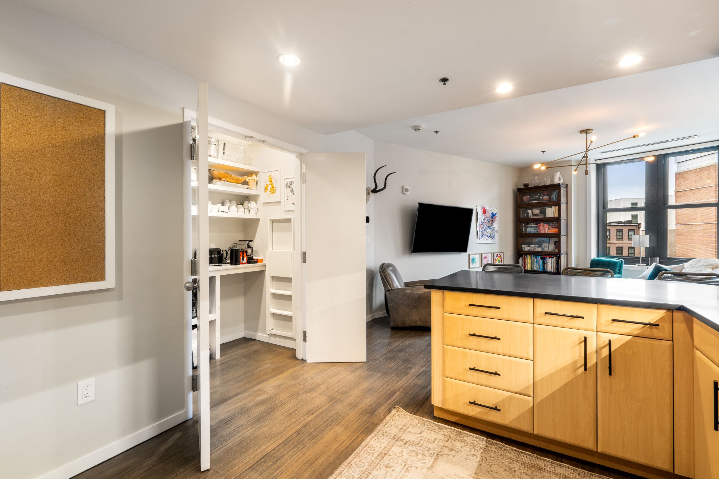 9 W Broadway, South Boston