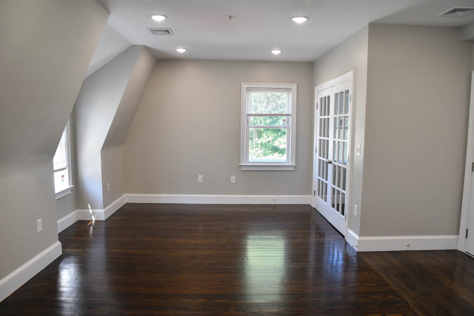 27 Tower St, Jamaica Plain