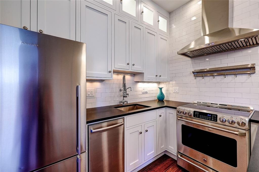 22 Halsey St, College Hill