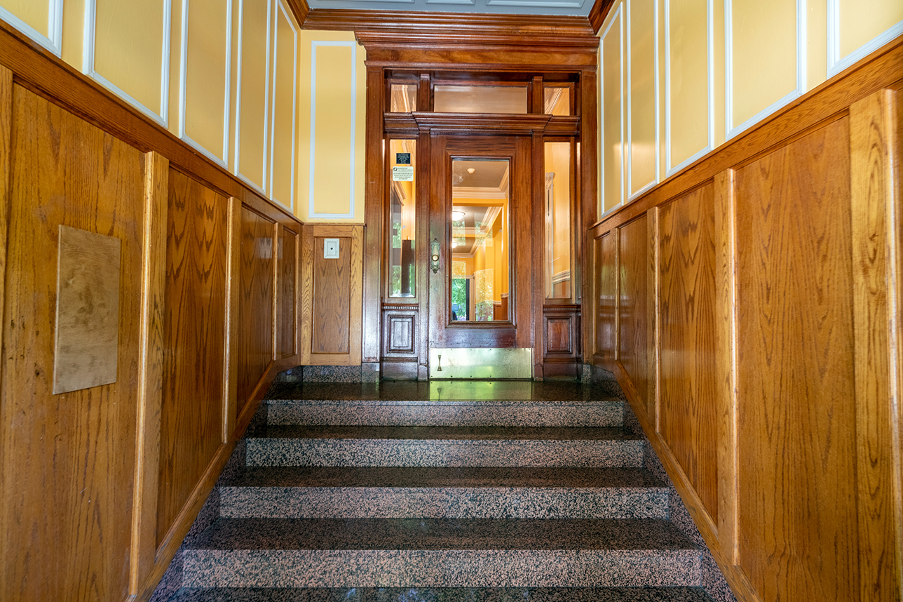 102 Queensberry St, Fenway