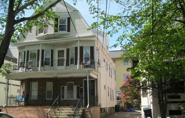 46 Paulina St, Davis Square