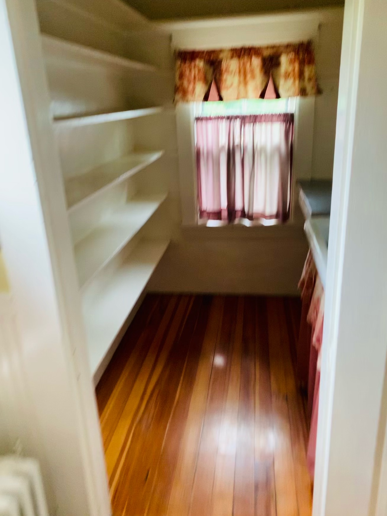 984 Chestnut St, Newton