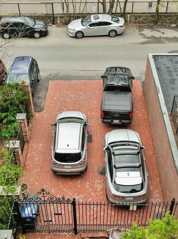 214 Beacon St, Back Bay