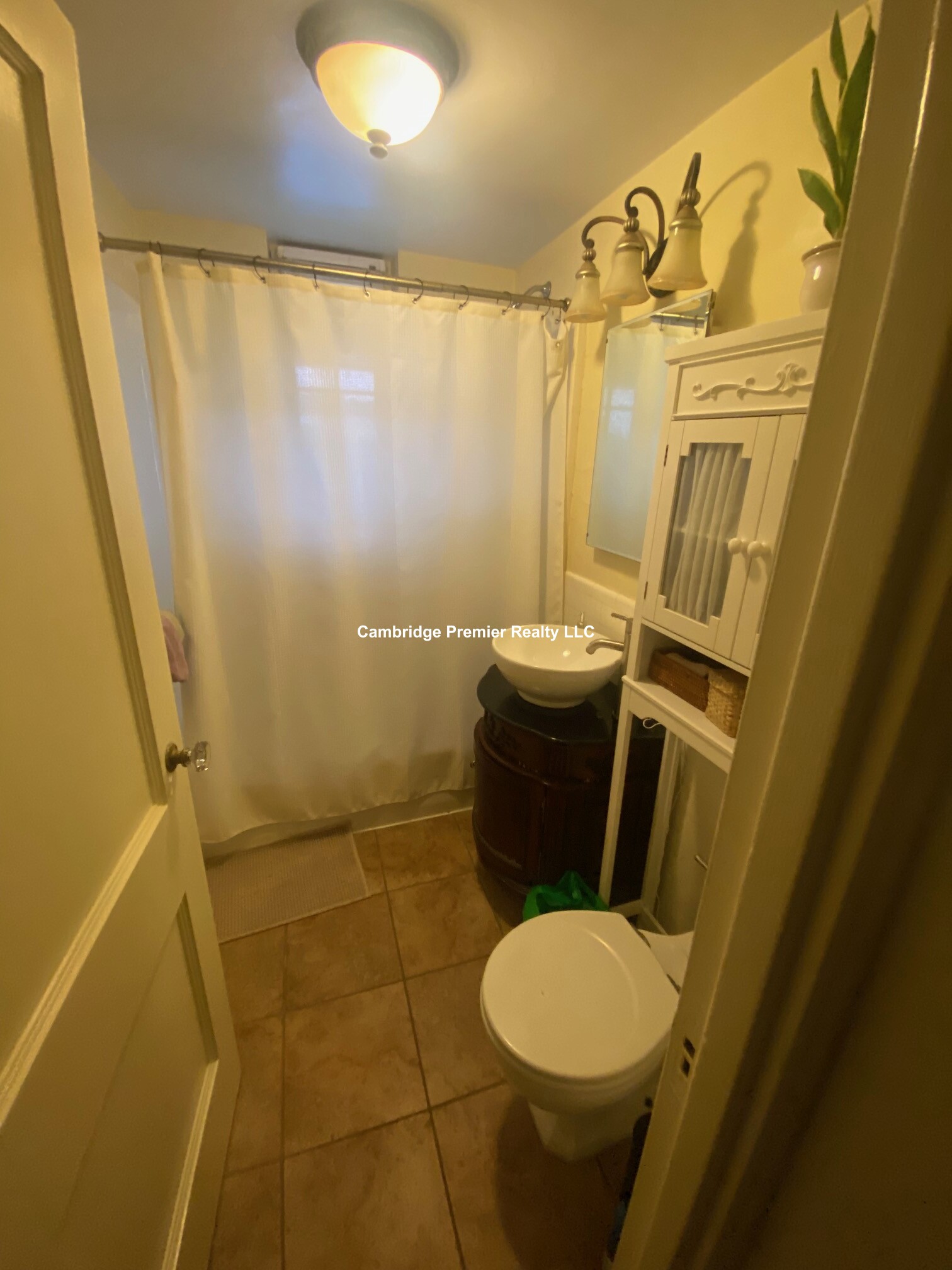 988 Memorial Dr, West Cambridge