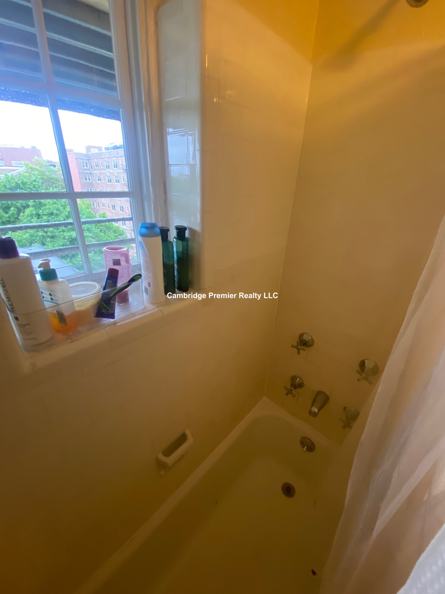 988 Memorial Dr, West Cambridge