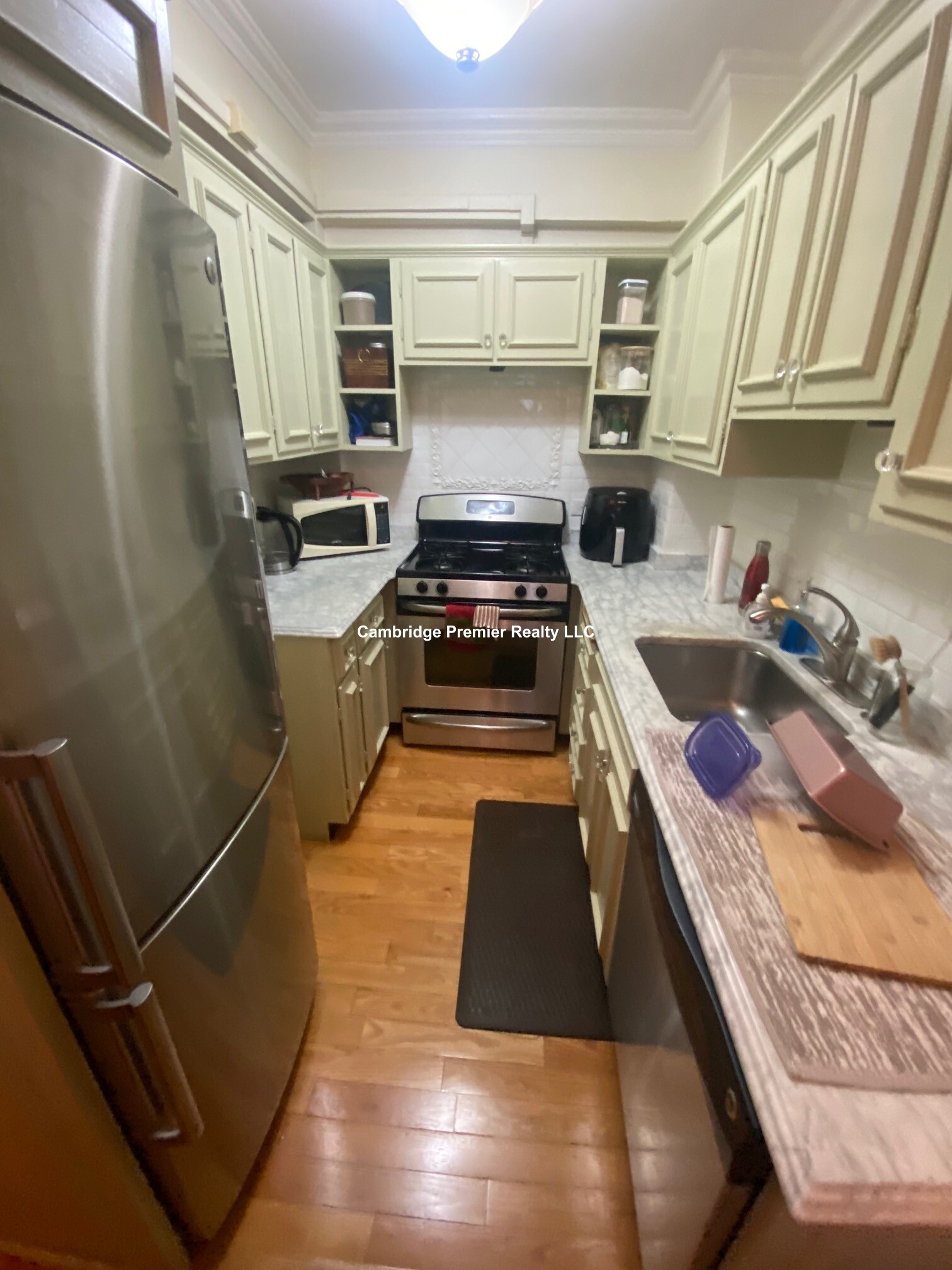 988 Memorial Dr, West Cambridge