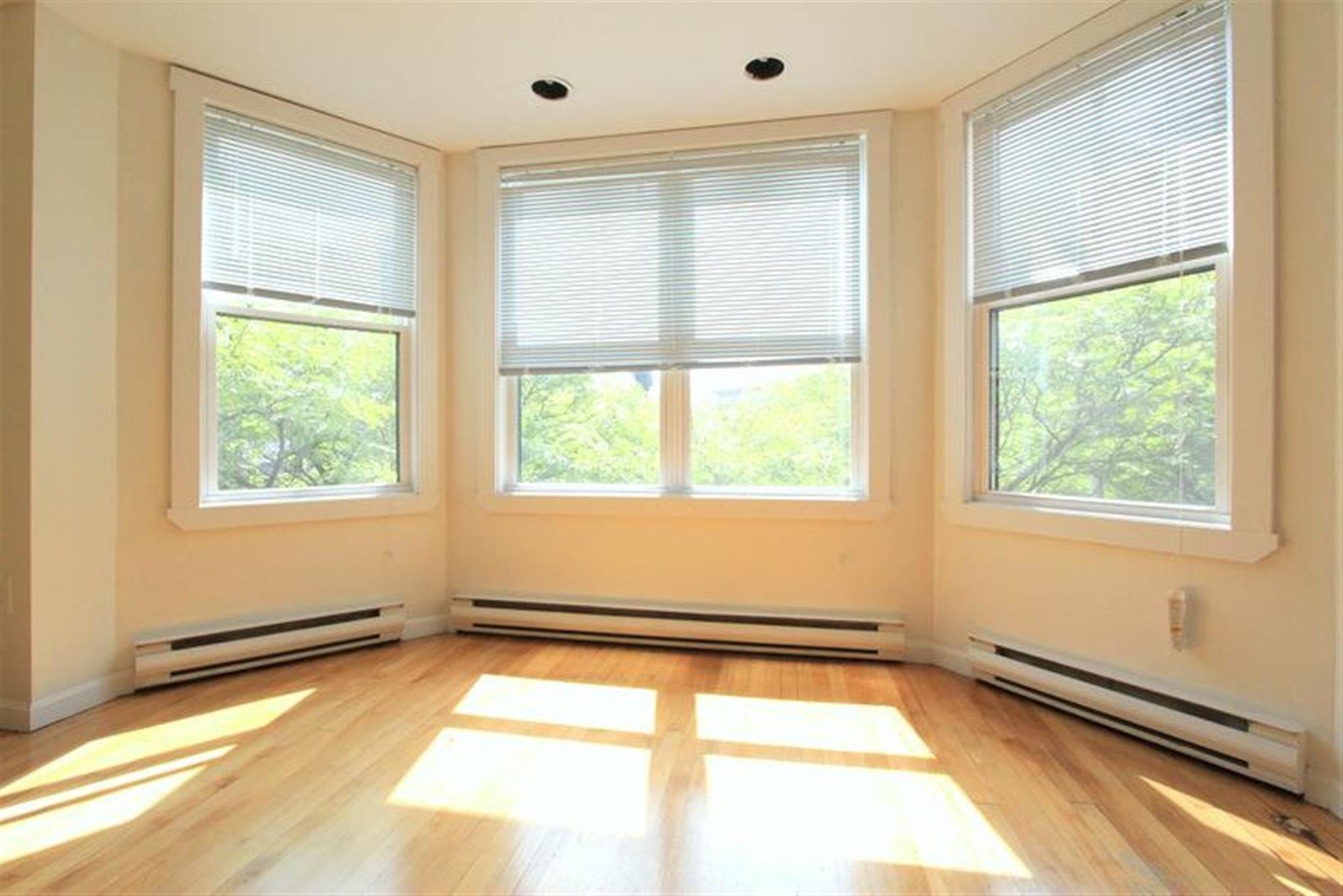 35 Davis Sq, Davis Square