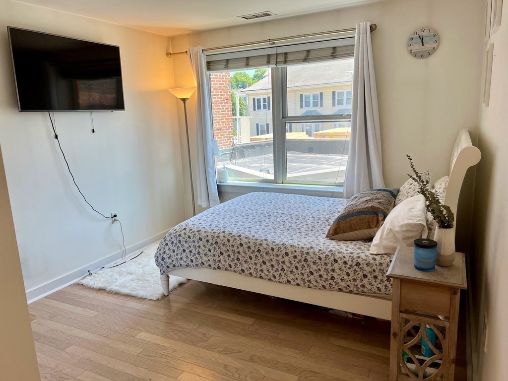 99 Chestnut Hill Ave, Brighton