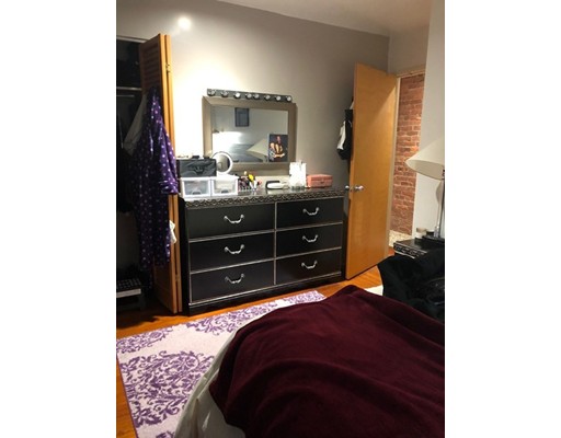 111 Gainsborough St, Fenway