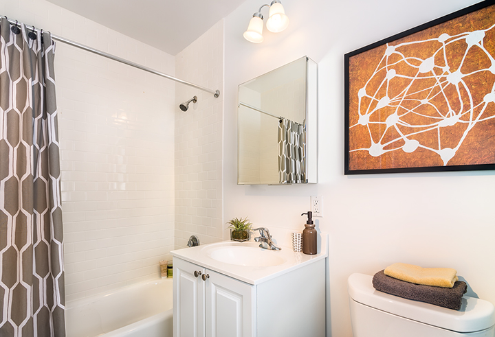 233 Gerry Rd, Chestnut Hill