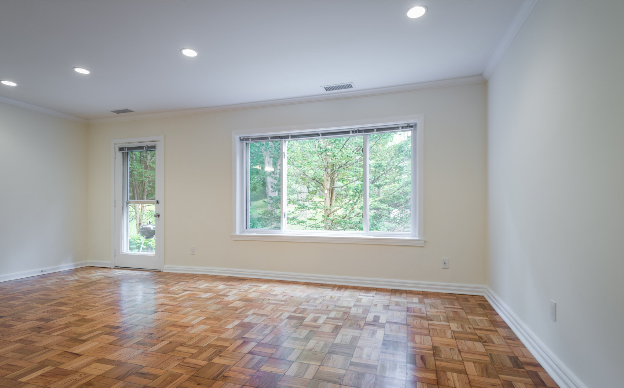 150 Thornton Rd, Chestnut Hill