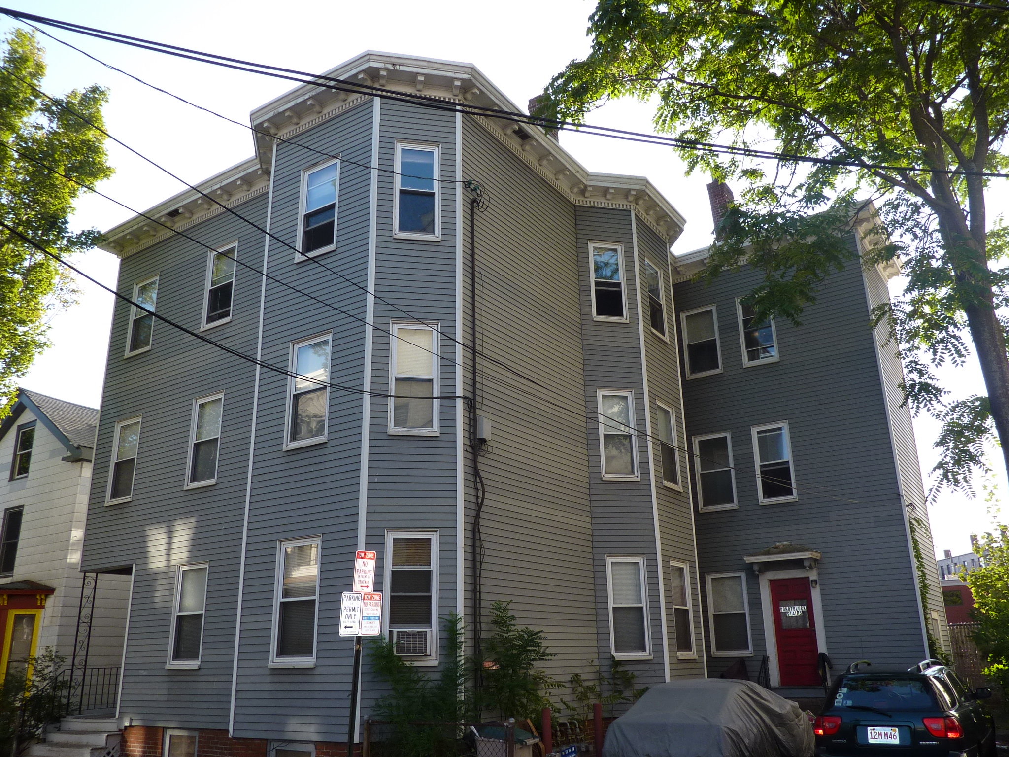 8 Douglas St, Central Square