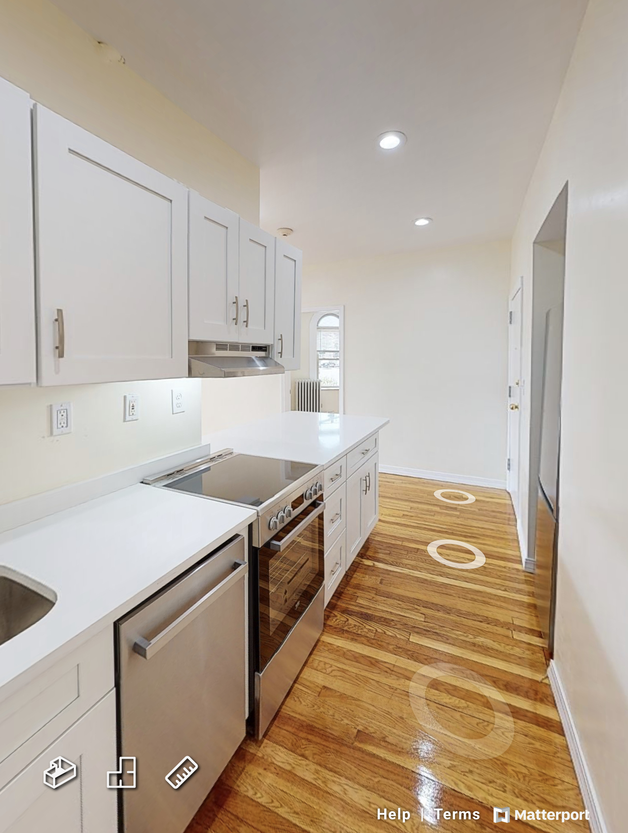 879 Beacon St, Fenway