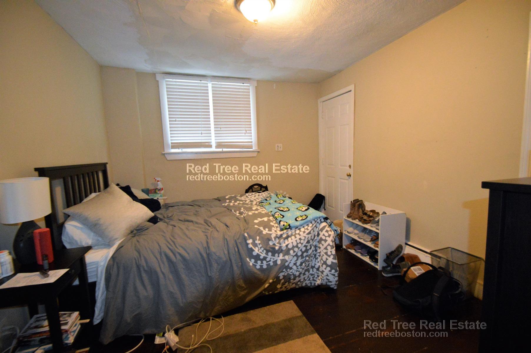 72 Hillside St, Mission Hill