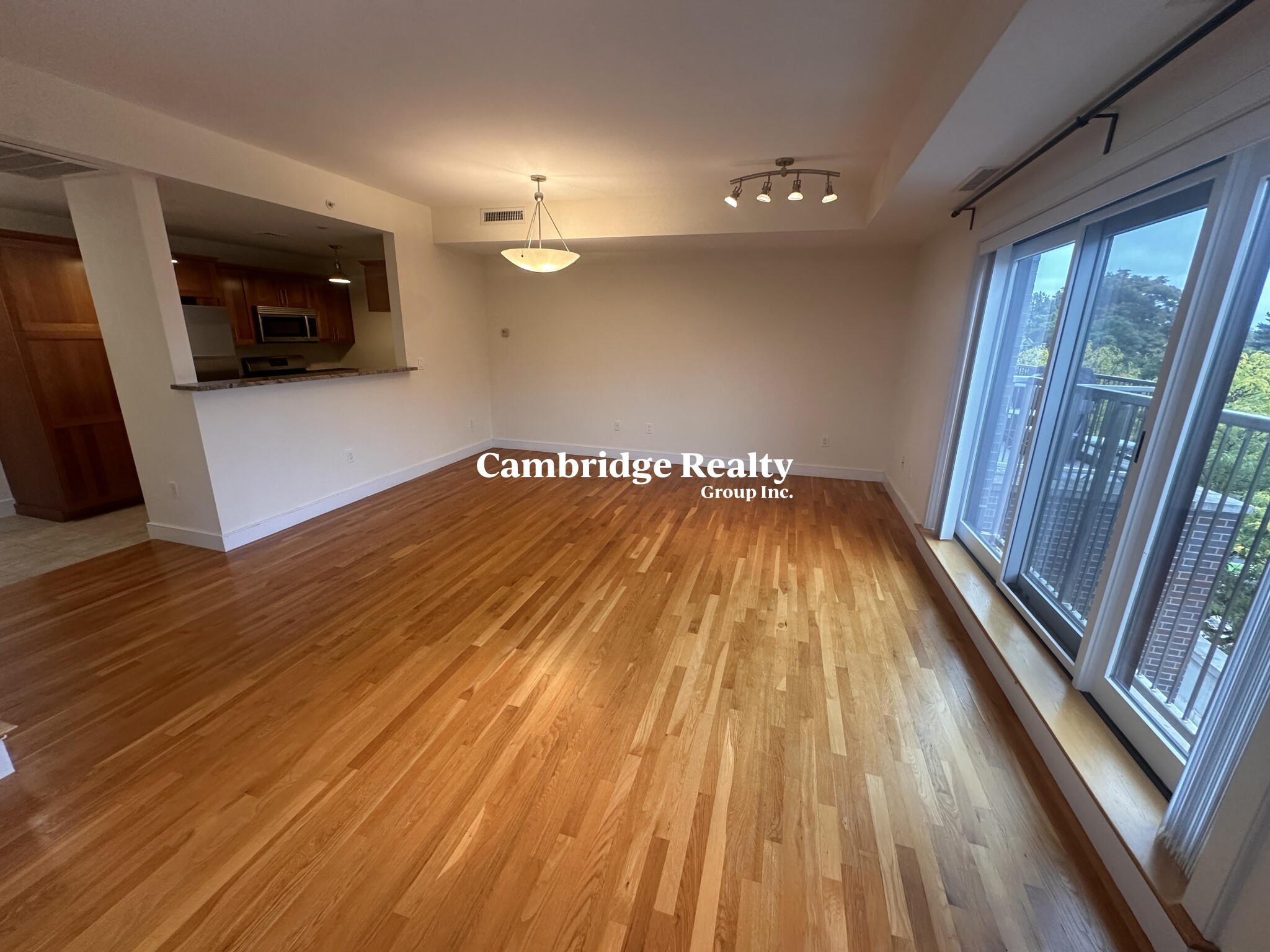 379 Somerville Ave, Prospect Hill