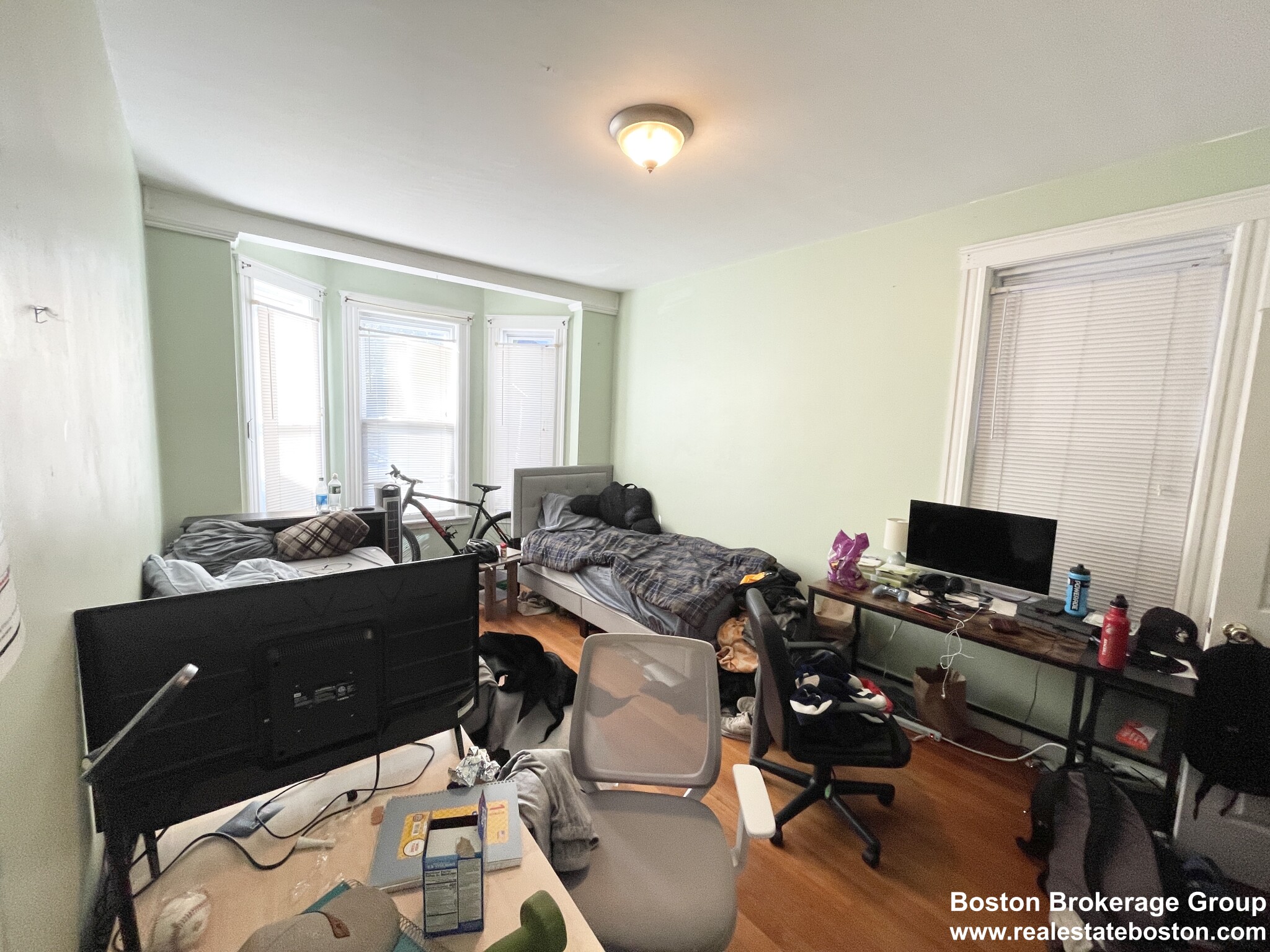 37 Hillside St, Mission Hill